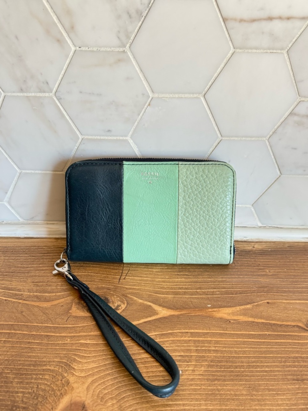 Fossil multicolored striped wallet